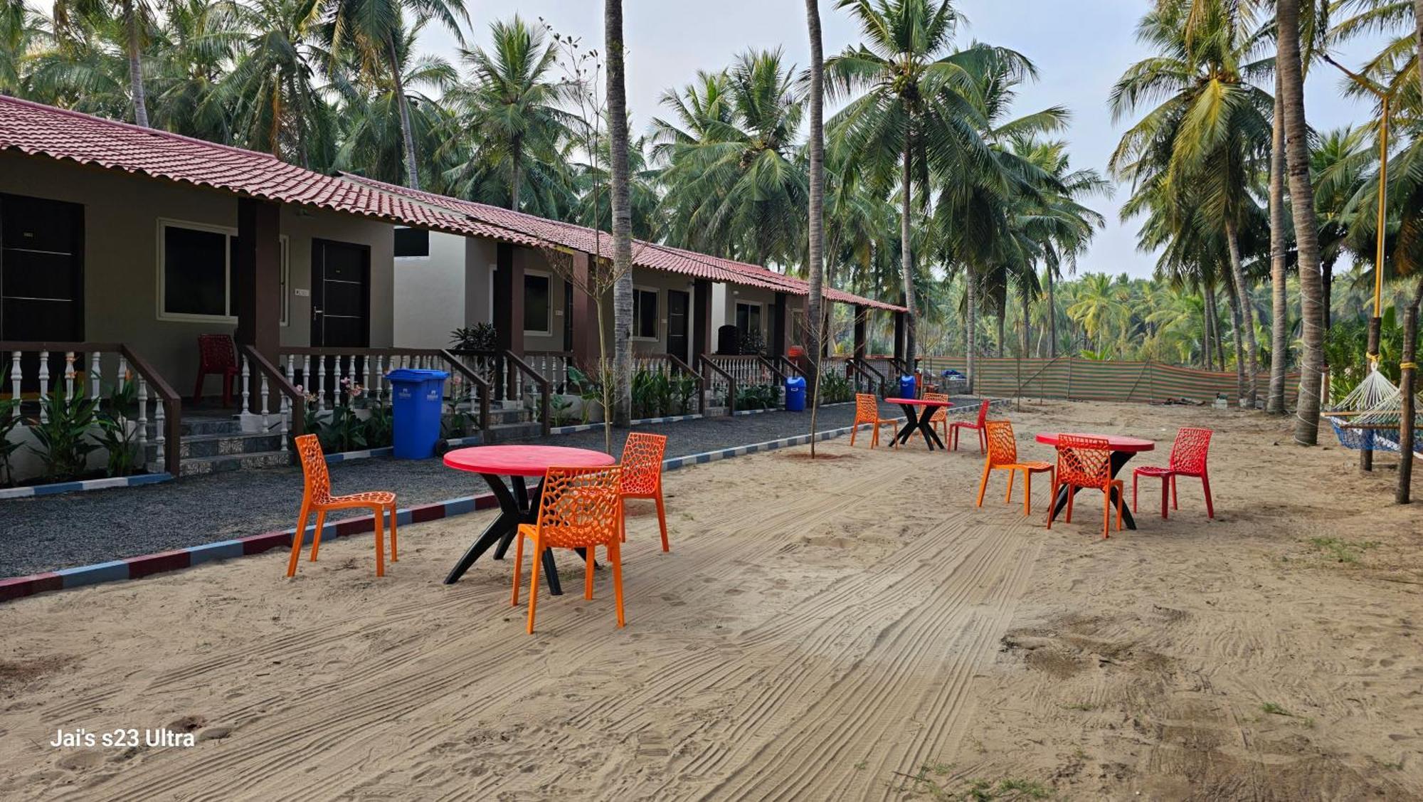 Coastline Beach Resort Perupalem Exterior foto